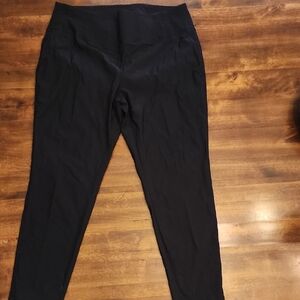 Worthington Black Leggings with Streamlined Design
